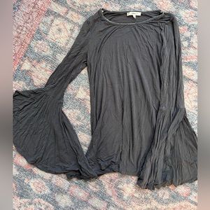 Andree by Unit Boho Bell Sleeve Gray Top with Scalloped Neckline details